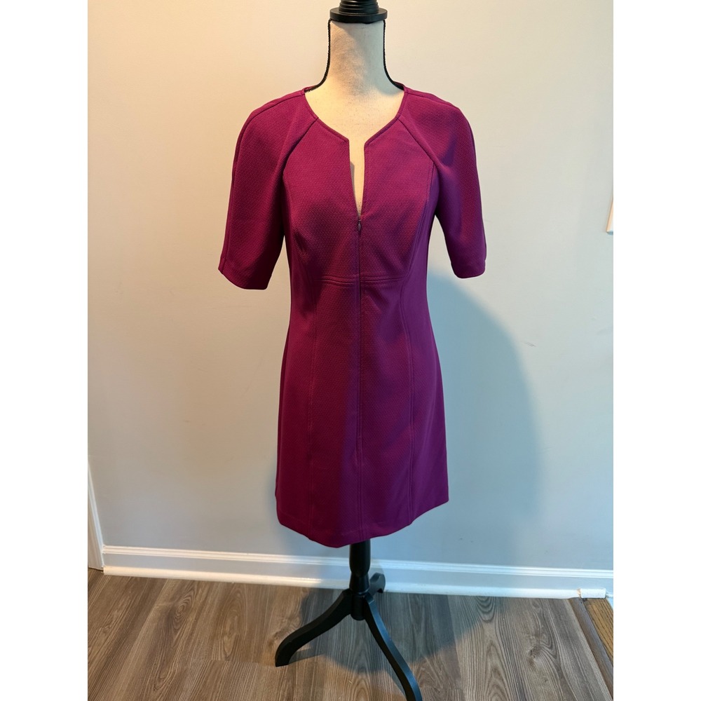 Trina Turk Magenta Textured Pique Sheath Dress Size 8 Purple Zip V-Neck